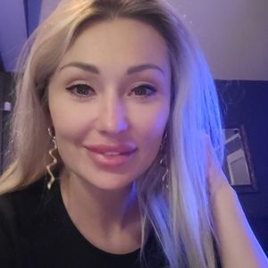 Meet your Posher, Asya